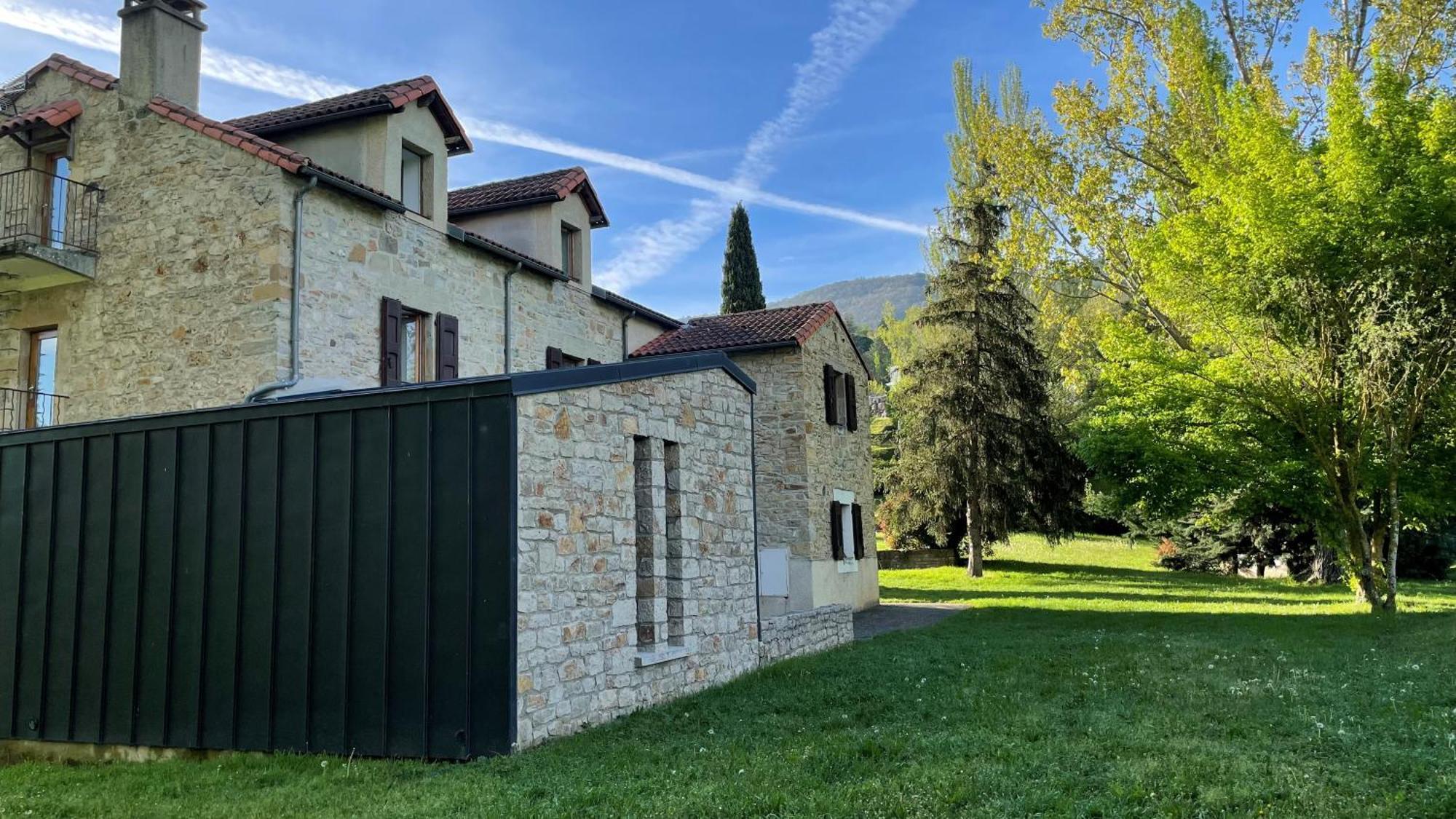 Auberge De Jeunesse Hi Millau La Maladrerie ภายนอก รูปภาพ
